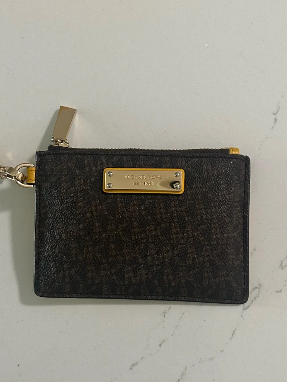EUC MICHAEL KORS LEATHER TOP ZIP
COIN POUCH ID HOLDER KEYCHAIN (JASMINE YELLOW) - Picture 5 of 8